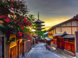 週末に一味違ったおとなの京都へ～夜にきらめく祇園の夜間拝観スポット3選～_画像
